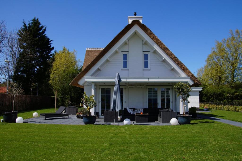 Golden Wellness Villa Noordwijk photo 4