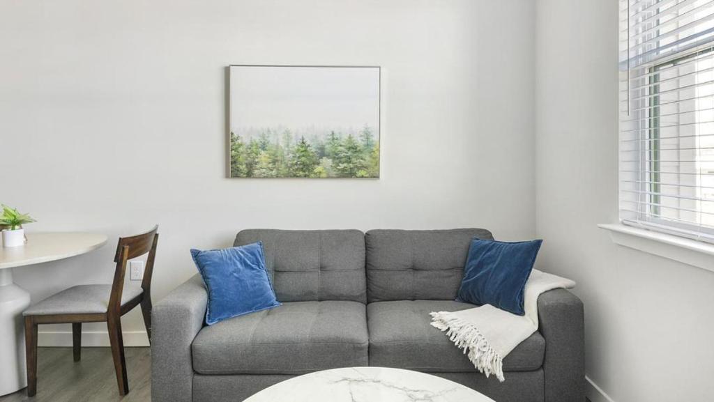 Landing Modern Apartment with Amazing Amenities ID1803X59 image