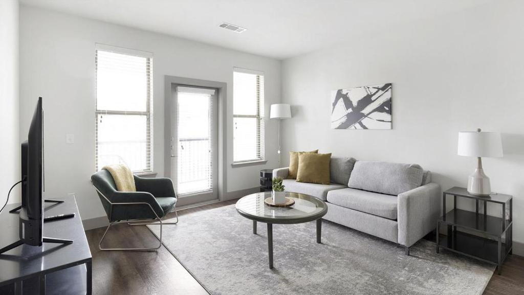 Landing Modern Apartment with Amazing Amenities ID1802X98 image