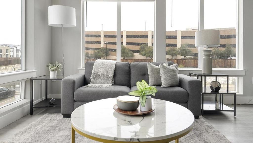 Landing Modern Apartment with Amazing Amenities (ID1802X54) image
