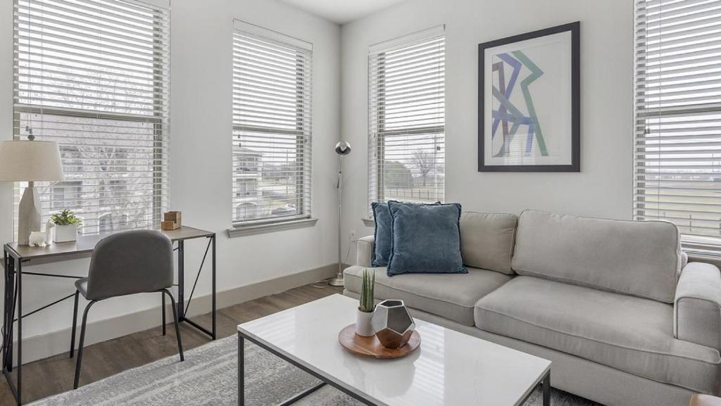 Landing Modern Apartment with Amazing Amenities ID1802X97 image