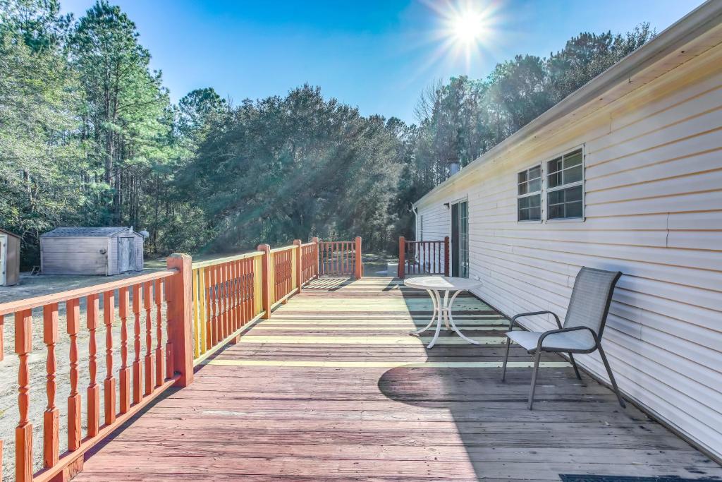 Georgetown Home with Deck about 13 Mi to Black River! photo 1