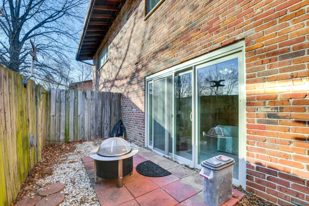 St Ann Townhome Less Than 1 Mi to International Airport! photo 2