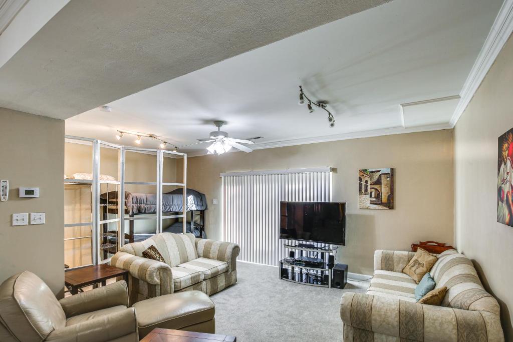 St Ann Townhome Less Than 1 Mi to International Airport! photo 3
