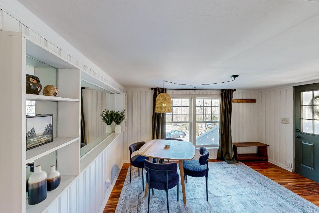 The Lakeway House photo 4