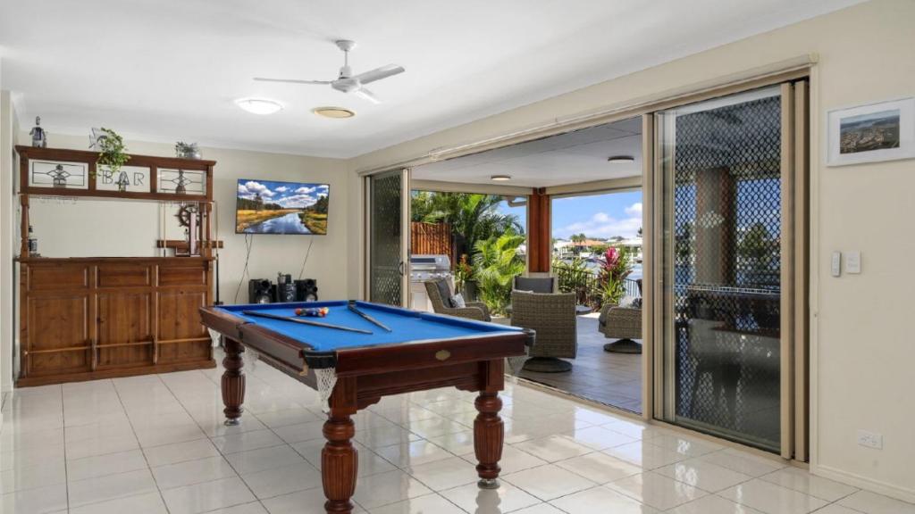Bribie Bliss Luxe Canal Living photo 3