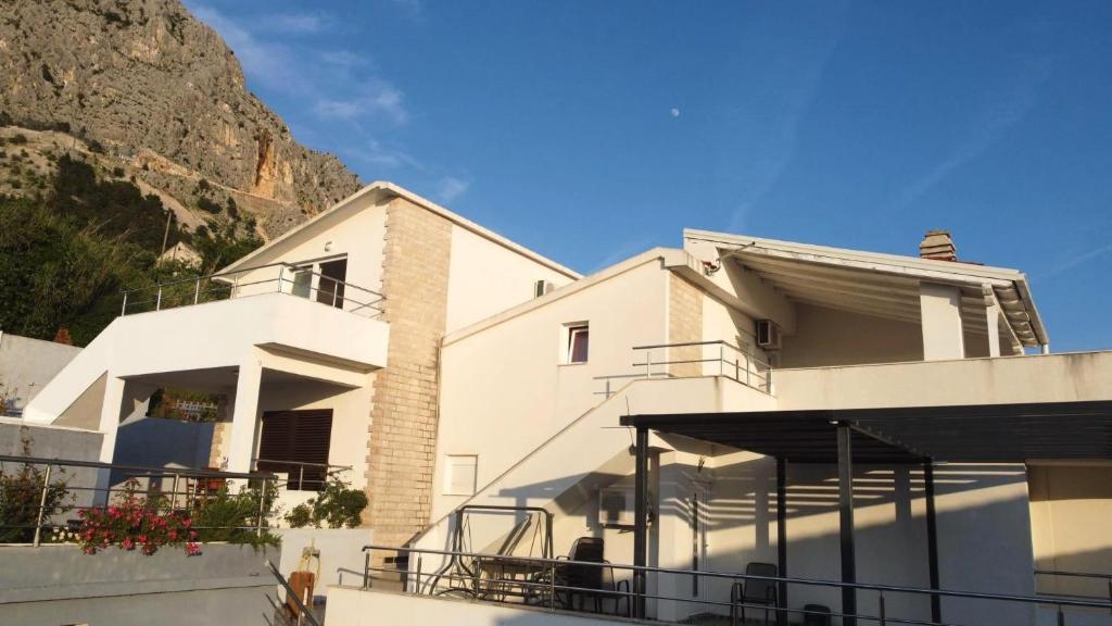 Luxury villa with a swimming pool Gornja Podgora, Makarska - 22284 photo 2