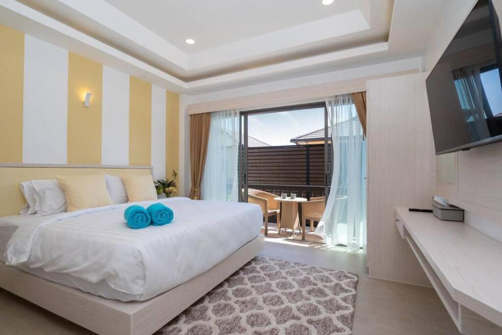 Khanitha Luxurious Private Pool walk to the beach! photo 4