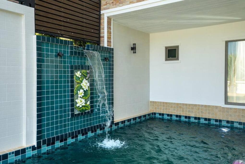 Khanitha Luxurious Private Pool walk to the beach! photo 1