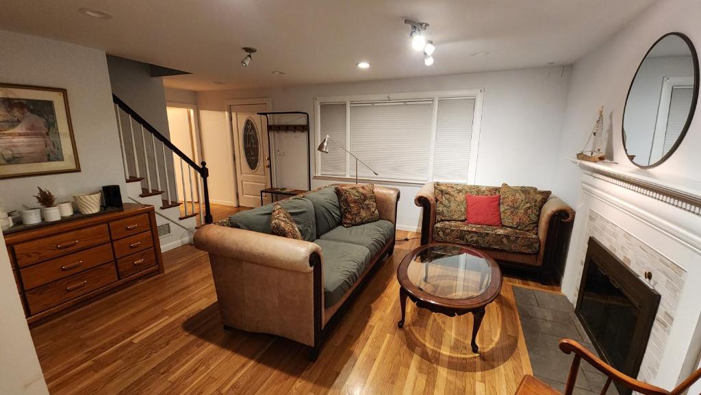 Beautiful,Cozy, Ultra Convenient Salem Home photo 3