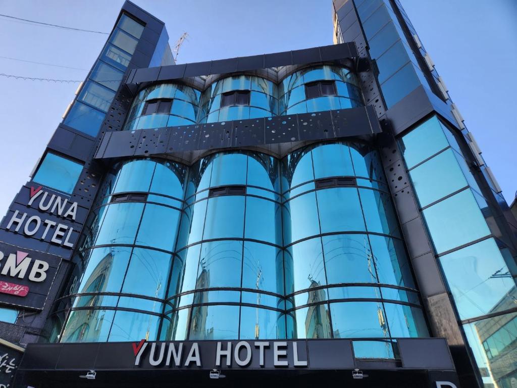 Yuna Hotel by Merciel photo 4