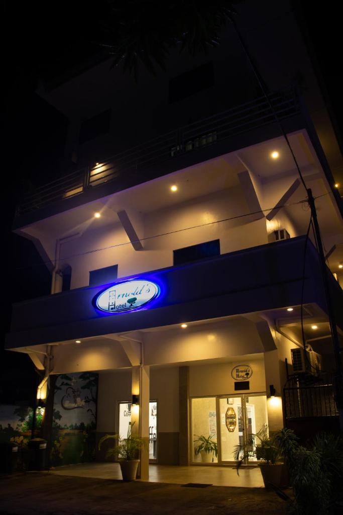 ARNOLD'S HOTEL photo 2