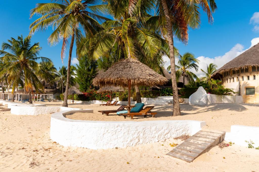 Malindi Palm Villa- Harbour Key Cottages, Villa 16, Silver Sands Road photo 4
