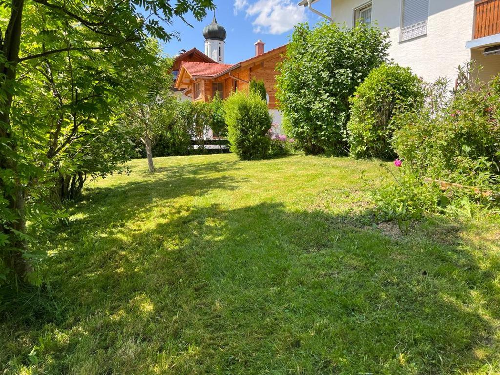 Urlaubswohnung mit Garten und Bergblick