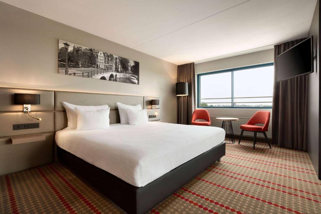 Ramada by Wyndham Amsterdam Airport Schiphol photo 2
