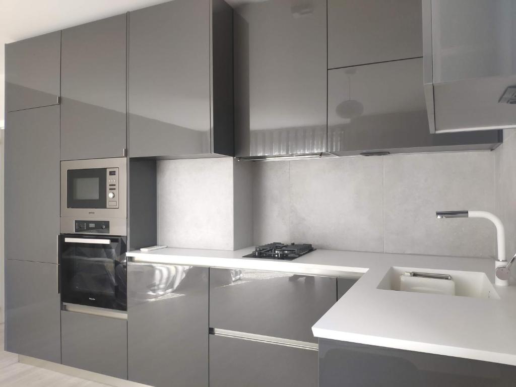 Central, brand new apart with parking photo 2