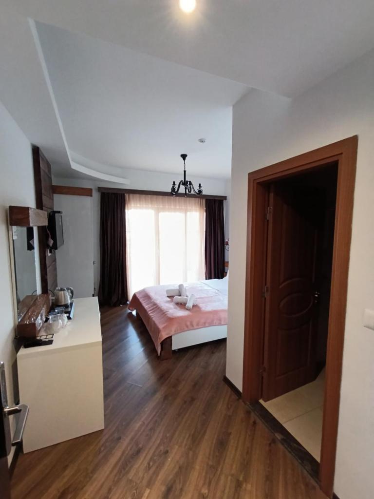 Hotel Happy photo 2