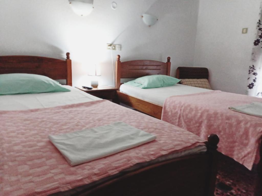 Nikos Rooms photo 3
