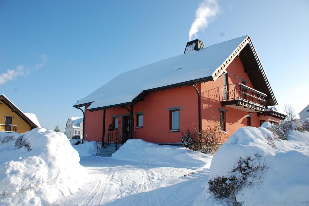 Gemütliche Ferienwohnung im schönen Erzgebirge - Wohnung Frühling