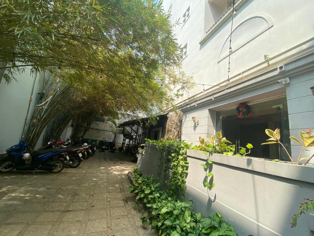 Amura Hotel Thủ Đức