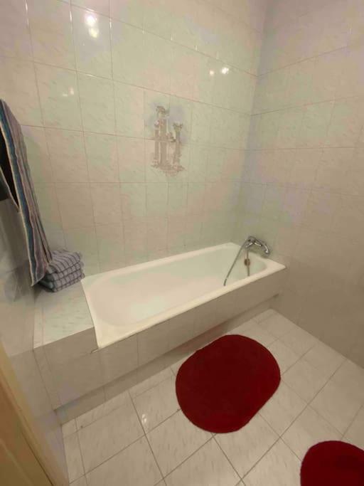 Lovely Central Large Maisonette photo 3