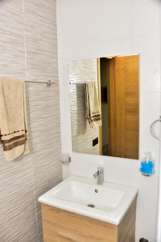 Luxurious Apt with Pool&Sea View photo 3