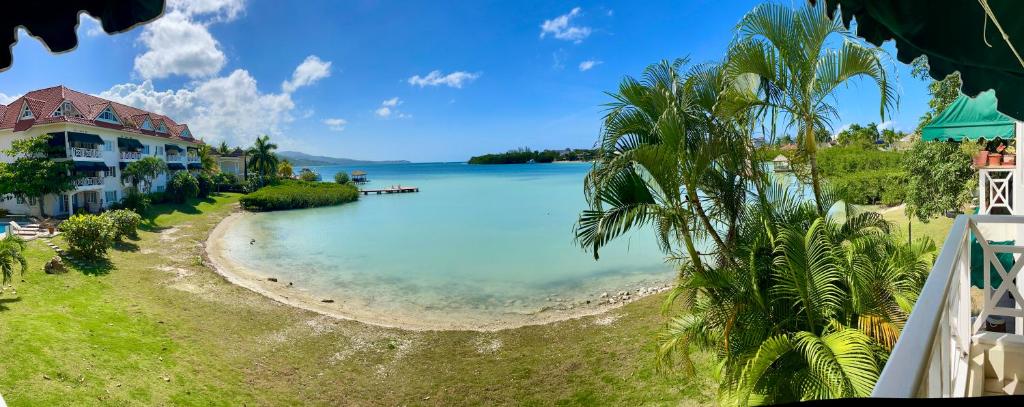 Luxury Apartments and Rooms,The Lagoons photo 3