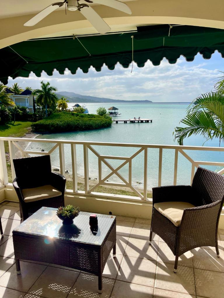 Luxury Apartments and Rooms,The Lagoons