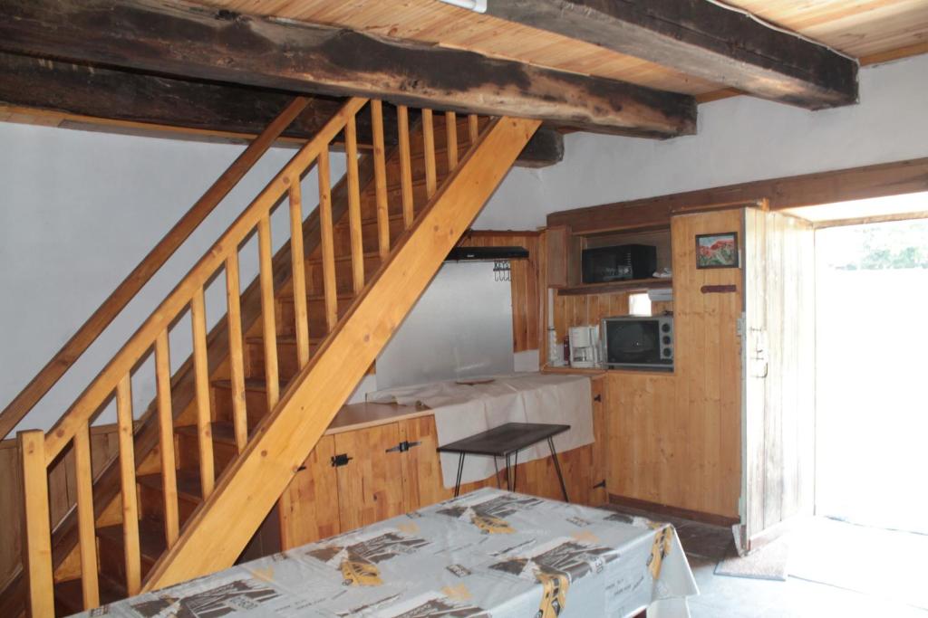 LACHAUD photo 1