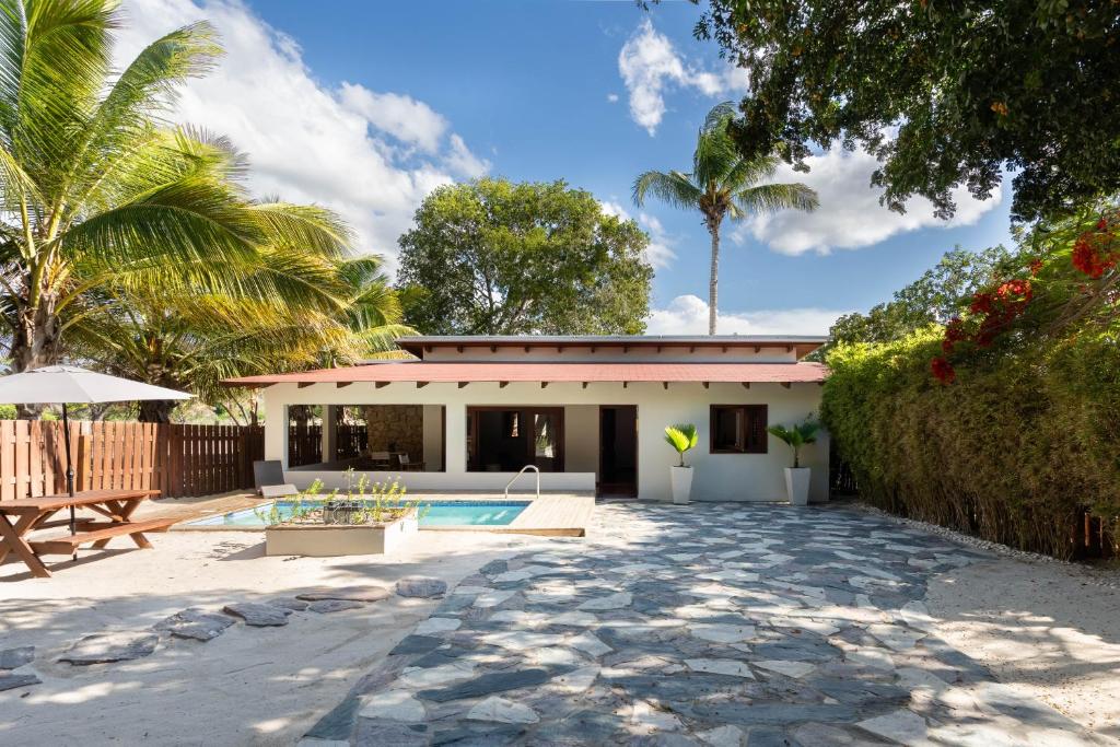Villa Gabi - Blue Island photo 3