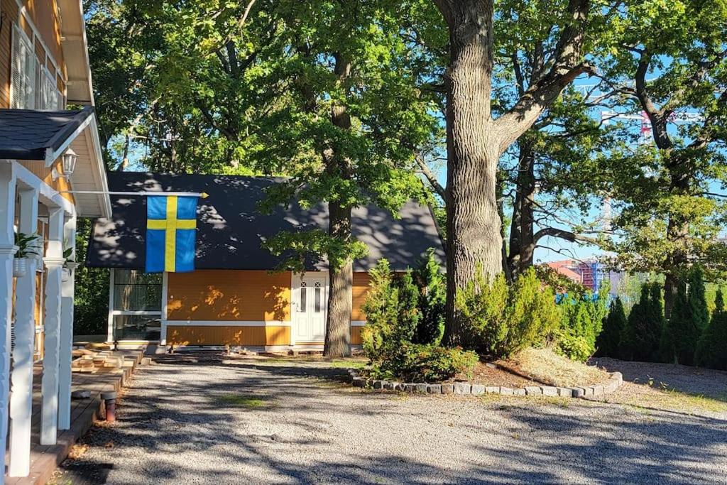 Entire beautiful lakefront house photo 4