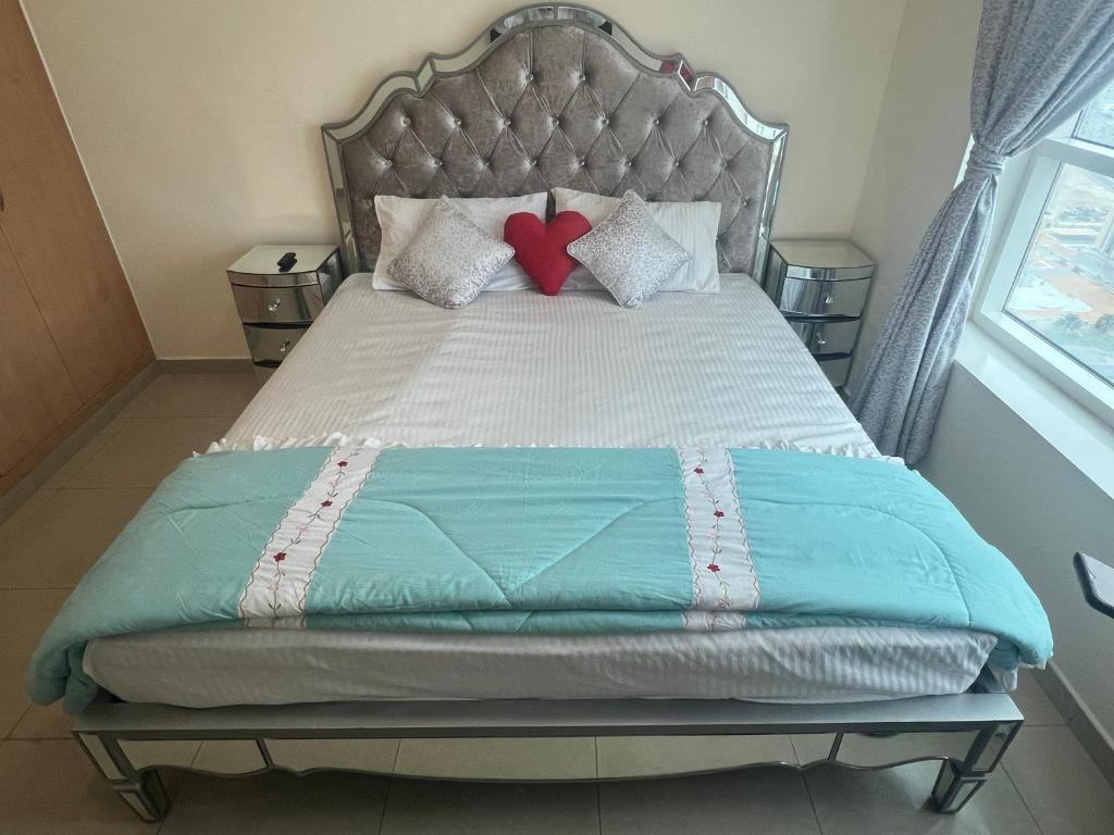F22,R2 Sea&city view room in three bedroom apartment, separate bath outside photo 4