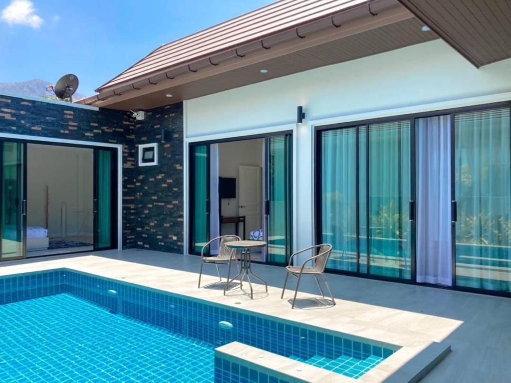 Seaside Mountain Retreat photo 2