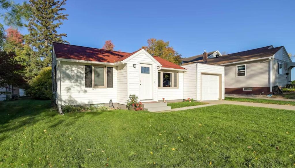 The Little House of Fergus Falls photo 1