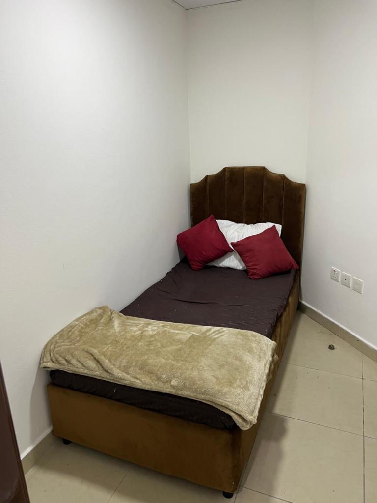 F30,R4,Single Room on the beach attach bath