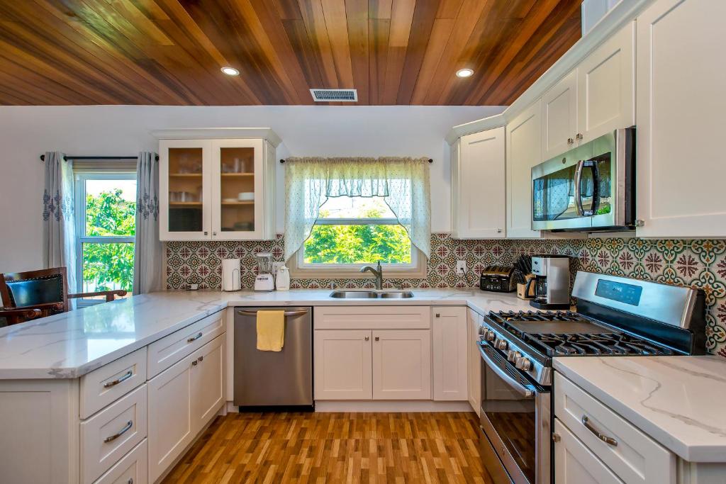 Alameda 2 BR 2 BA house, near ferry to San Francisco, 2 free parking spaces photo 2