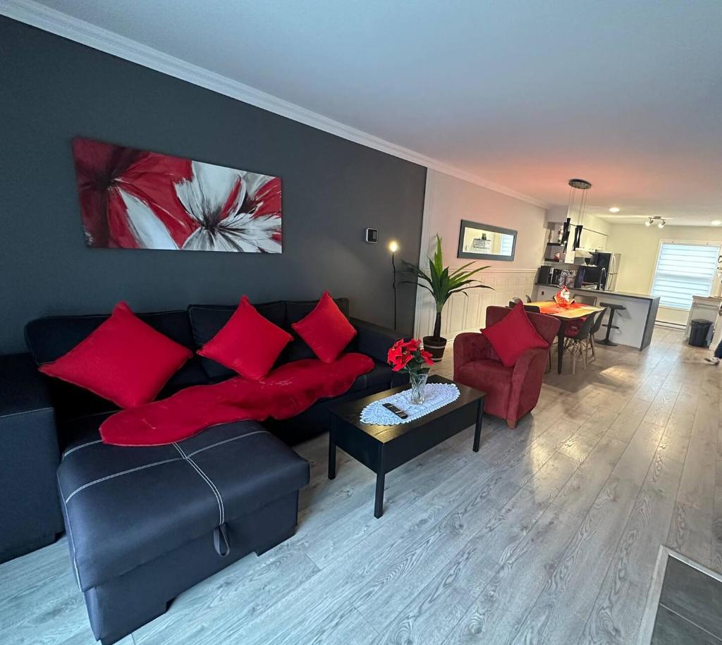 Condo Phoenix prés du Lac Memphrémagog.