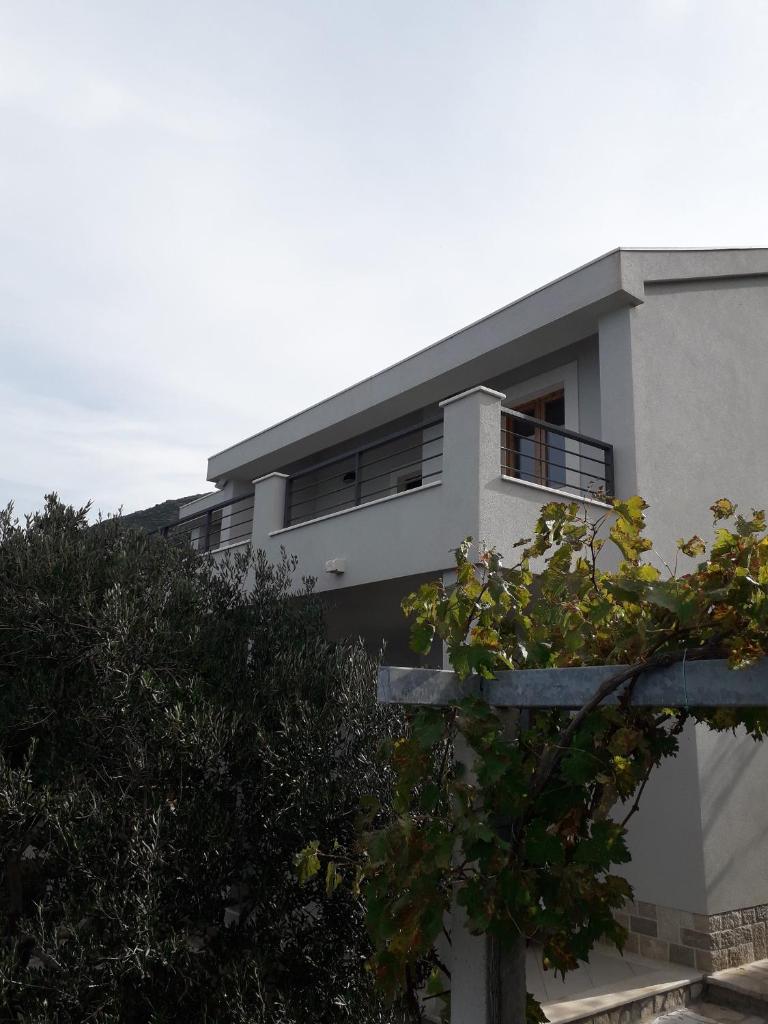 Secluded fisherman's cottage Cove Pakomina, Hvar - 22535 photo 2