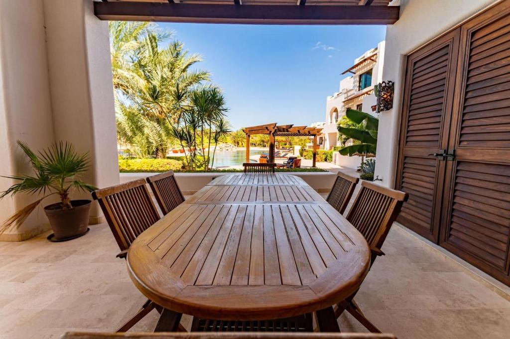 Luxury Oceanfront Condo at El Caimancito Beach photo 3