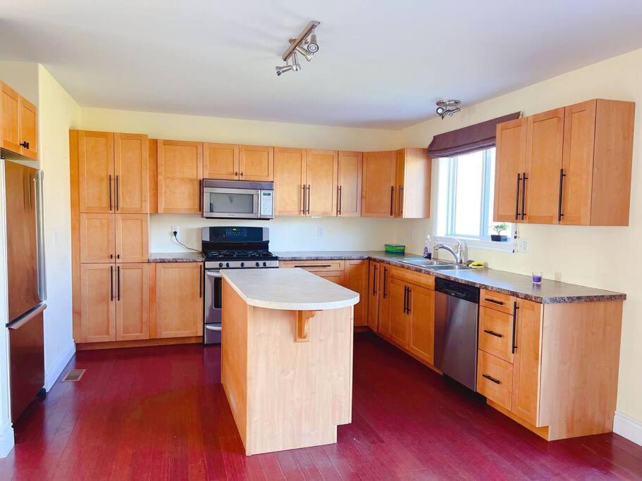 2 Bedroom with free parking-upto 10 parking space photo 4
