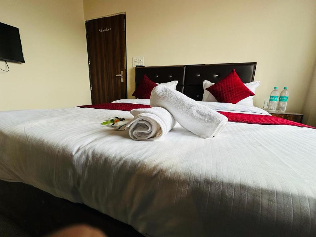 The Lord Krishna Residency Vrindavan photo 3