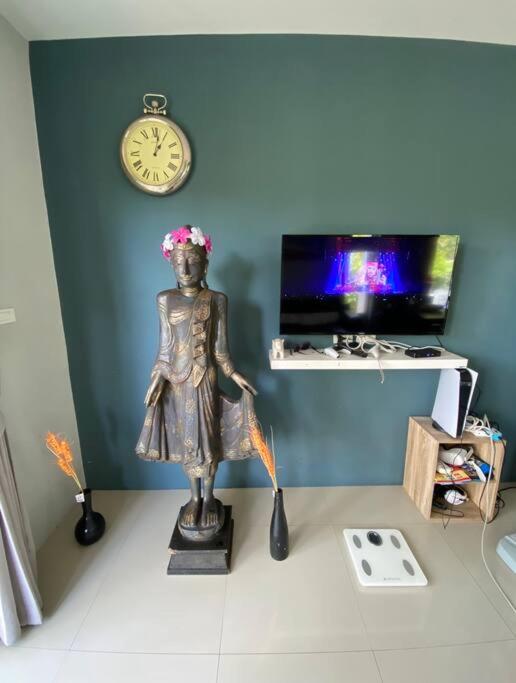 Modern House photo 3