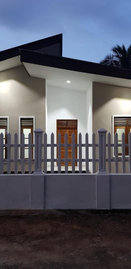 Archie Homes photo 1