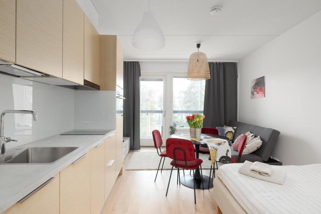 Sea View 1 BR design home near metro