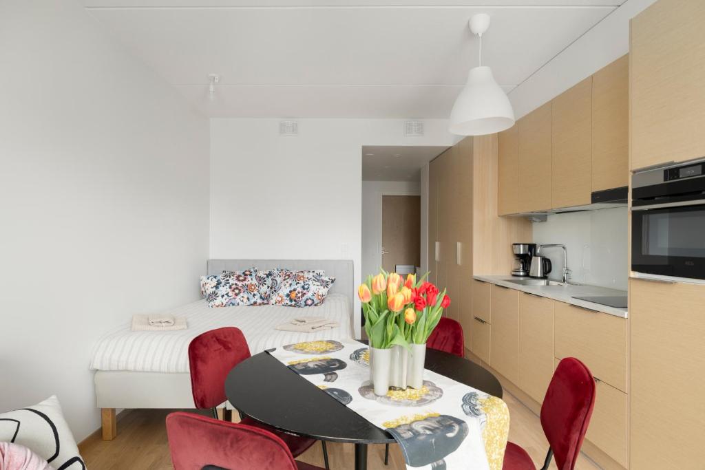 Sea View 1 BR design home near metro photo 1