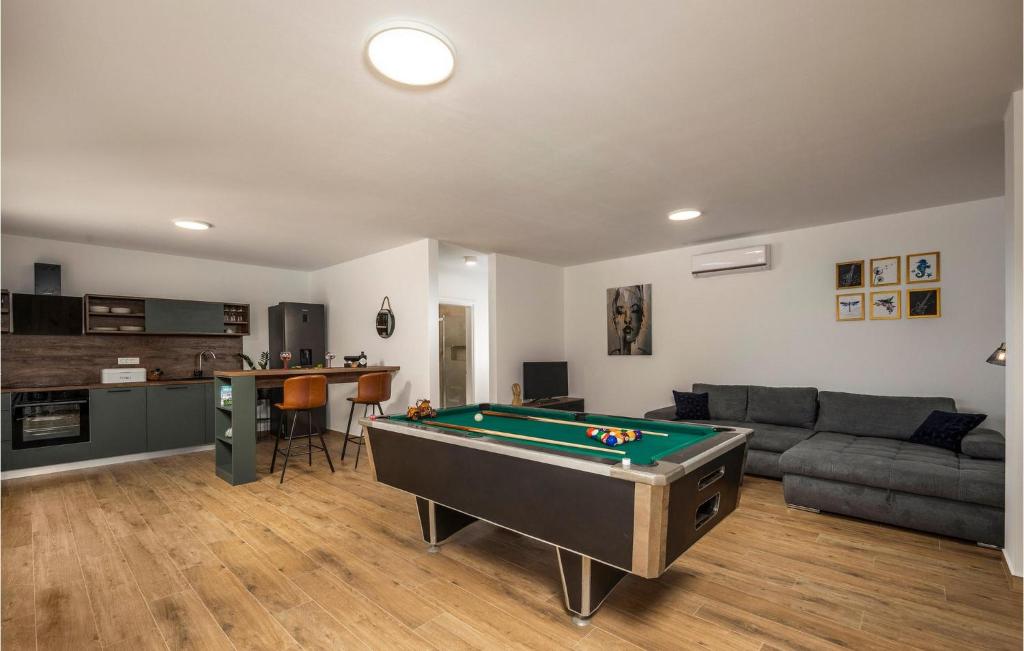 Amazing Villa Deep Green photo 2