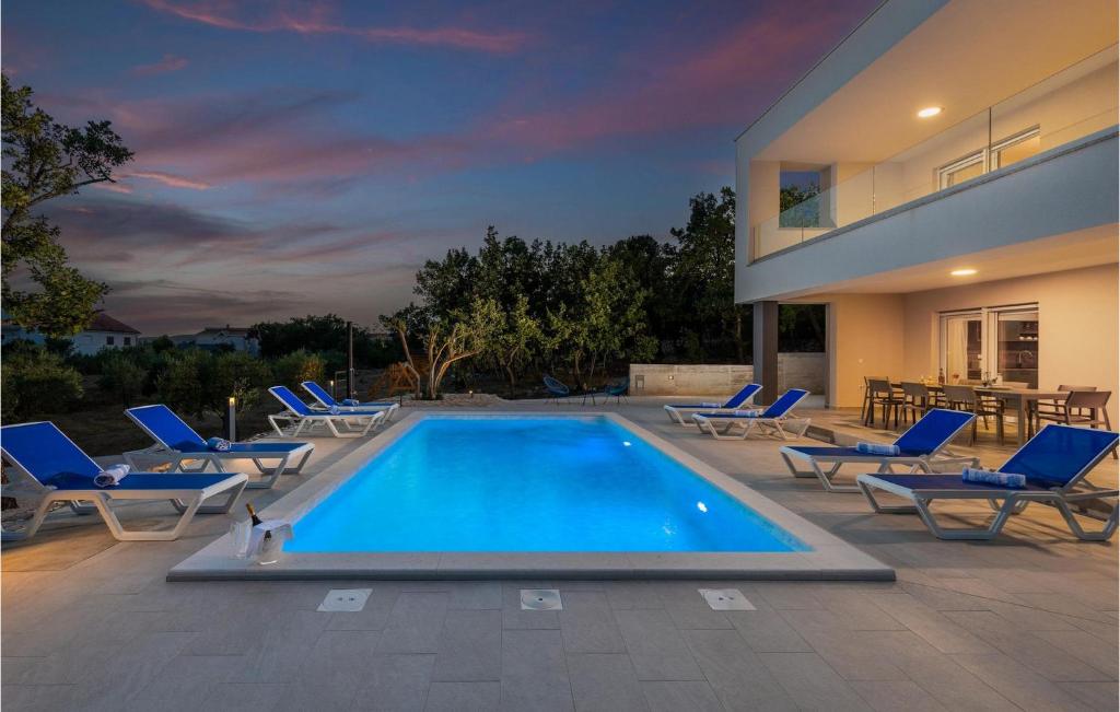 Amazing Villa Deep Green photo 1