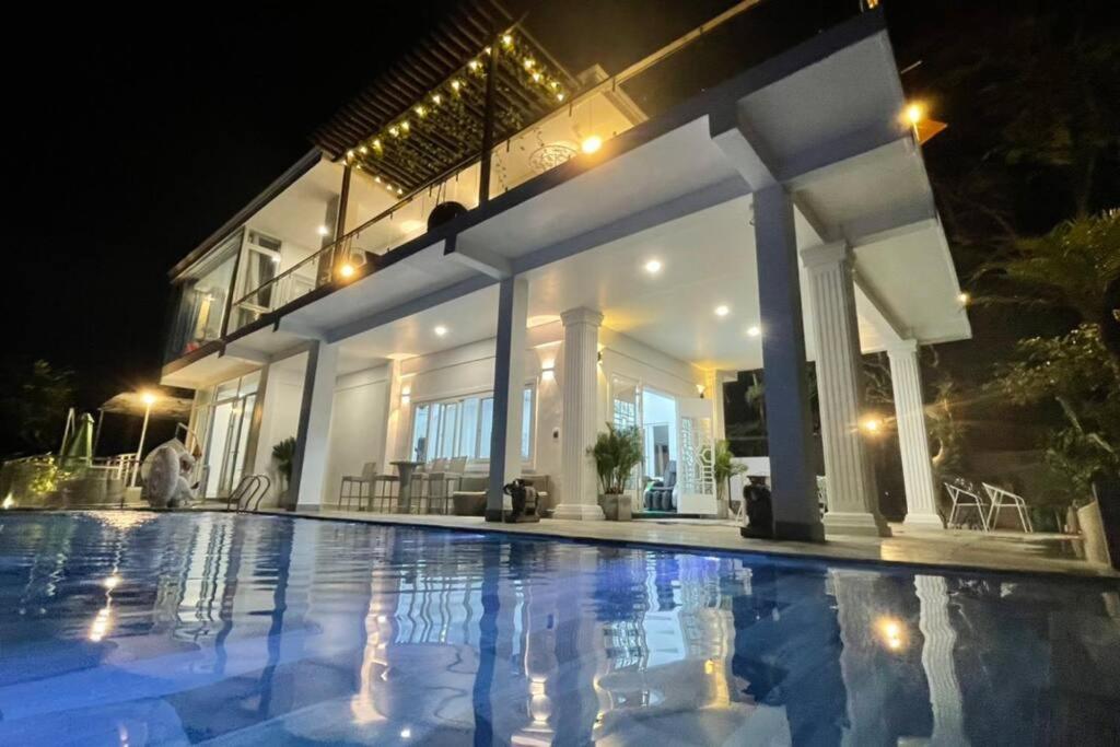 07VB Crystal - City/Hills View