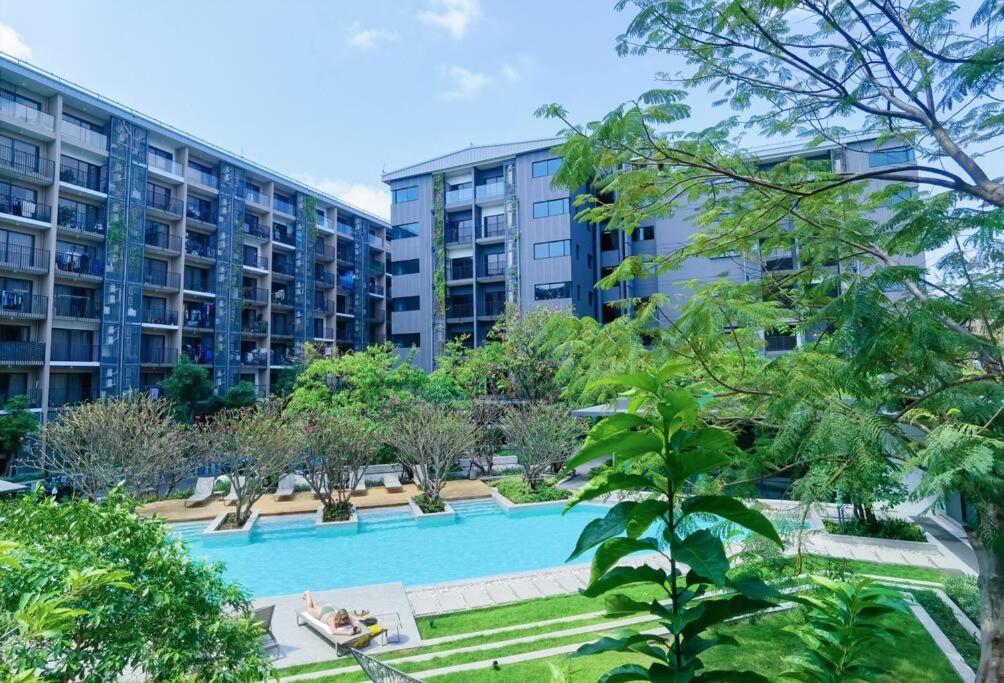 Bangkok city center loft apartment sathon photo 2