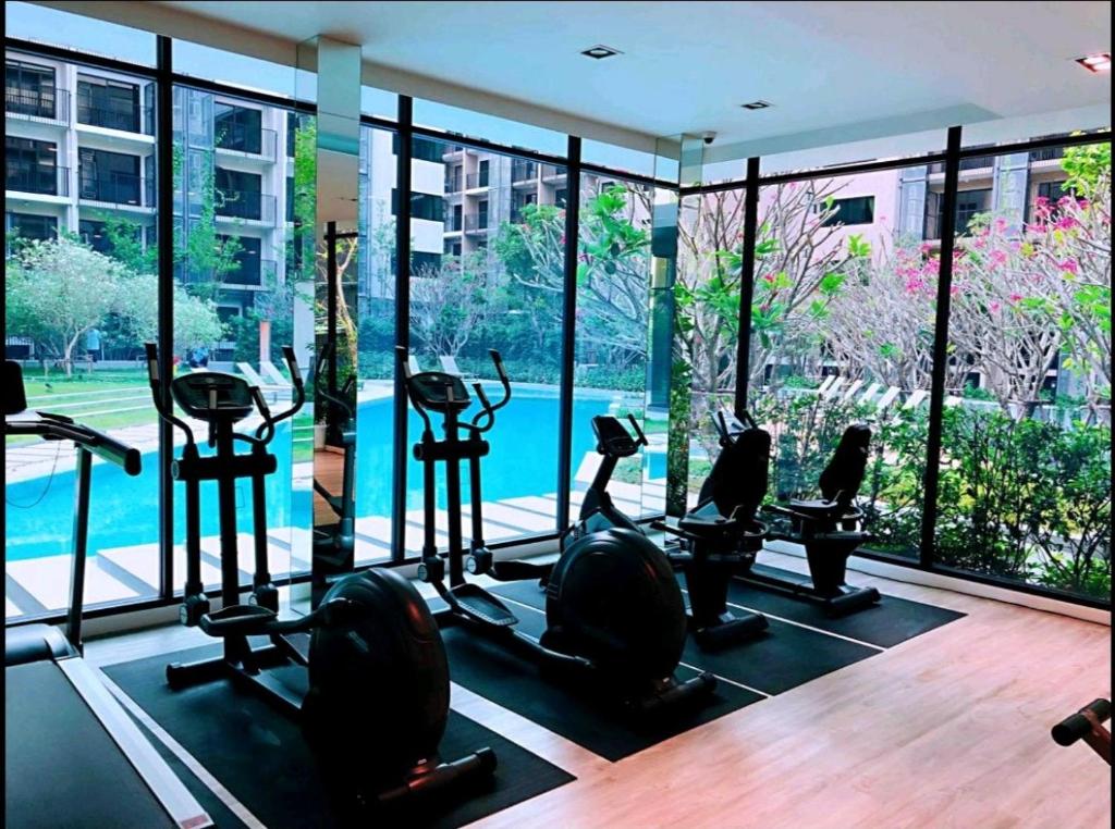 Bangkok city center loft apartment sathon photo 3